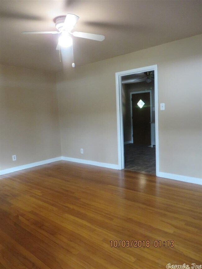 Building Photo - 605 Ridgeway Dr