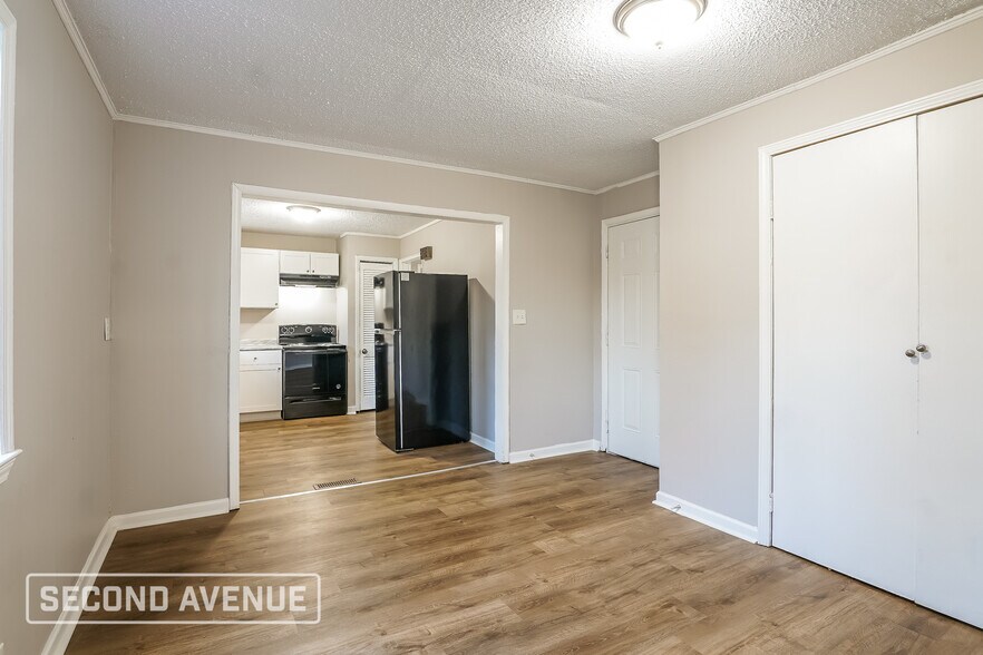 Building Photo - 1225 15th St SW