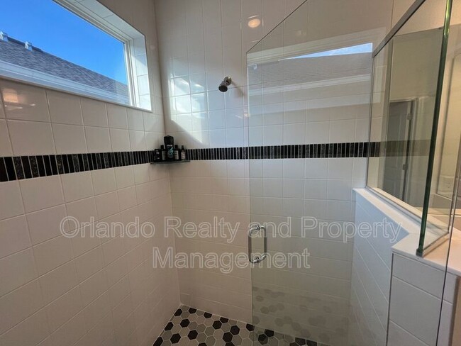 Building Photo - 737 Trillium Ct