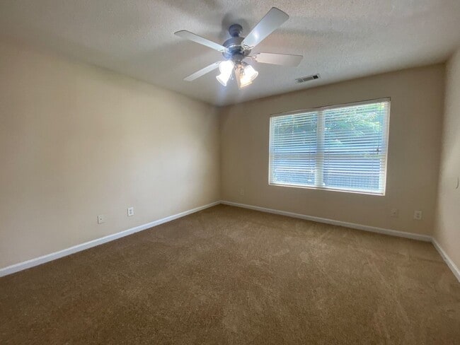 Building Photo - PRE-LEASING FOR AUGUST 2026- FENCED IN YARD!
