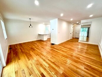 Building Photo - 16 Orchard View Cir