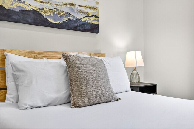 Building Photo - 319 Brentwood Dr