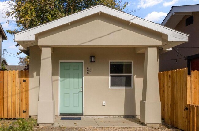 Building Photo - 498joh