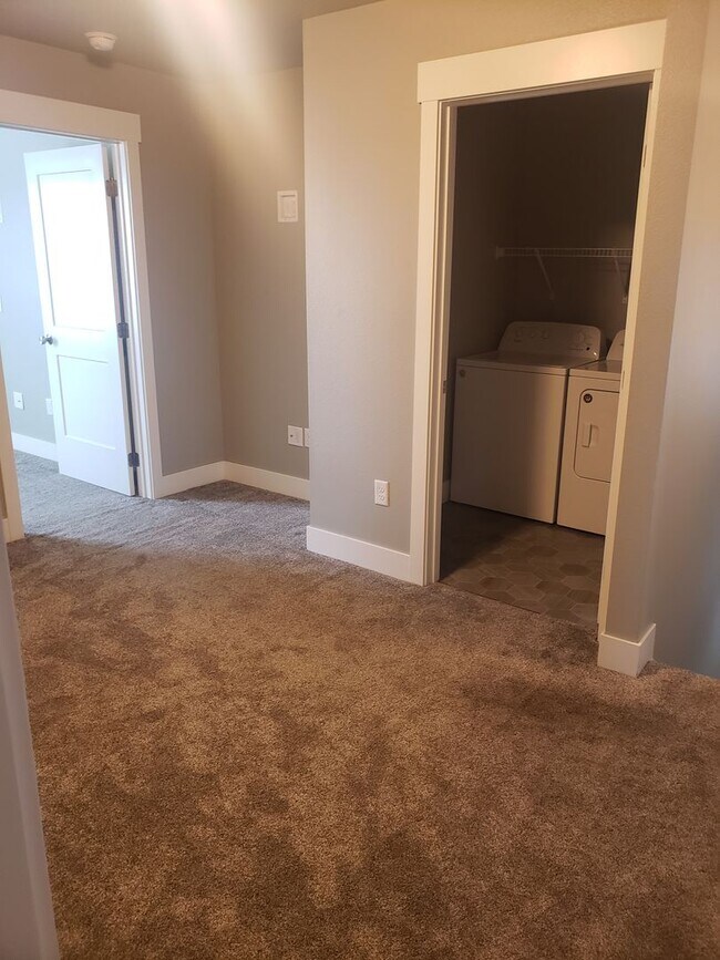Building Photo - Beautiful 3 bed home in Annafeld