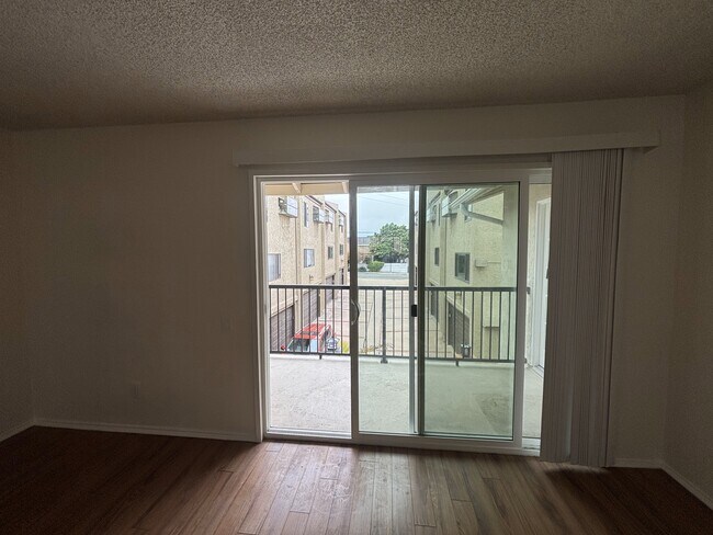 Building Photo - 2105 Grant Ave