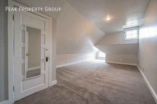 Building Photo - 732 1/2 Neil Avenue-