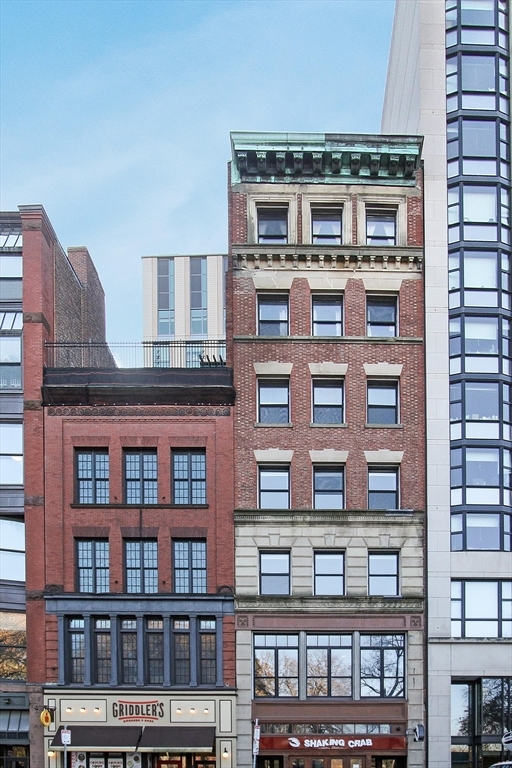 Building Photo - 140 Boylston St