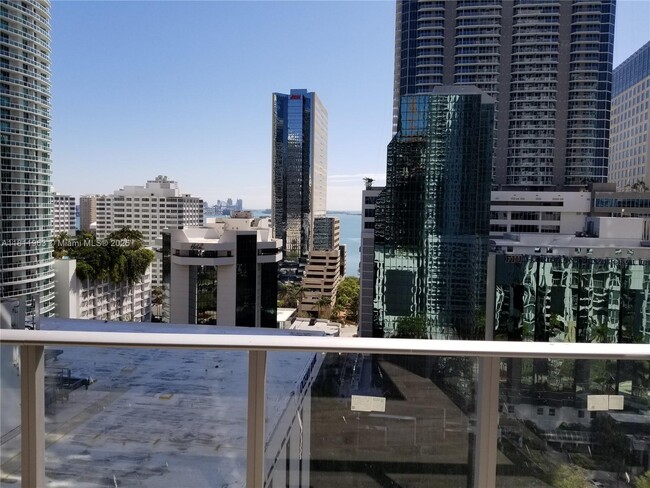 Building Photo - 1010 Brickell Ave