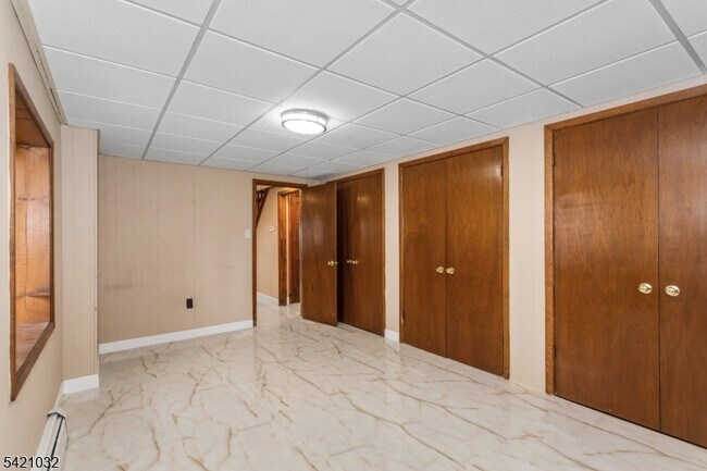 Building Photo - 145 Highview Terrace