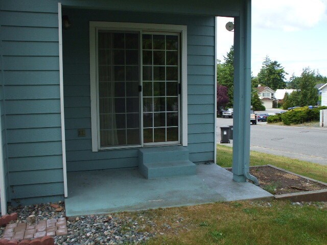 Building Photo - Reis (987 SW Barrington Dr)