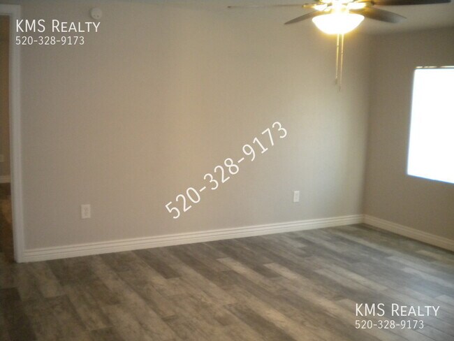 Building Photo - 2321 S Layton Pl