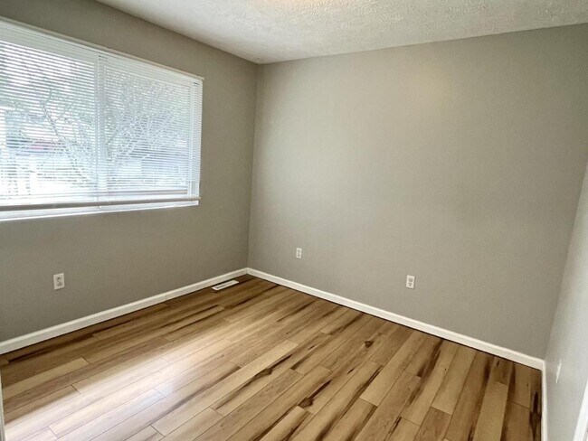 Building Photo - 69 Linden Ave