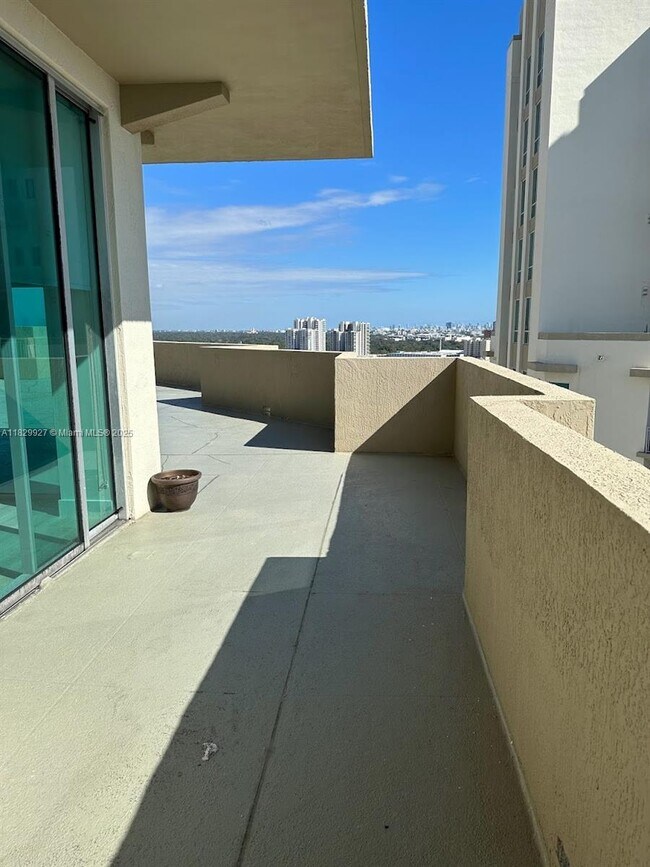 Building Photo - 9066 SW 73rd Ct