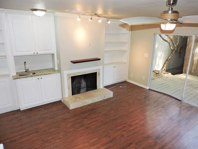 Building Photo - 6627 Valleyside Rd