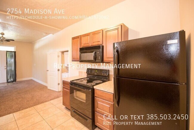 Primary Photo - 2754 Madison Ave