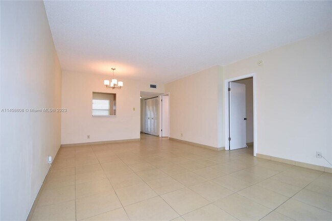 Building Photo - 7500 NW 5th Pl