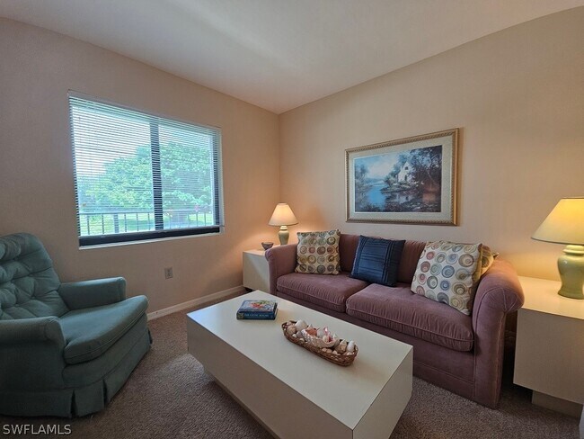 Building Photo - 460 Fox Haven Dr