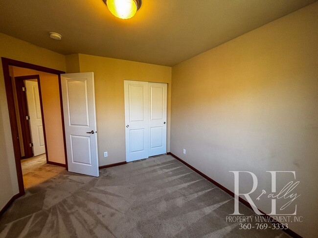 Building Photo - Spacious 3-Bedroom Home in Desirable Manet...