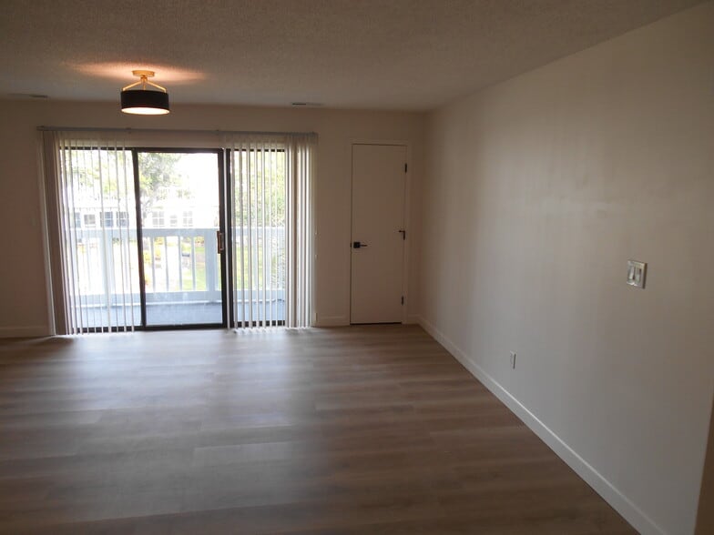 Building Photo - 3700 Golf Colony Ln
