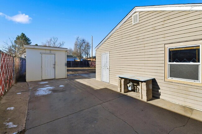 Building Photo - $2,030.95 - 3 Bedrooms, 1 Bathroom, Single Family Home in Aurora with fenced Yard!