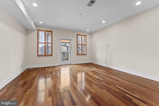 Building Photo - 440 Rhode Island Ave NW