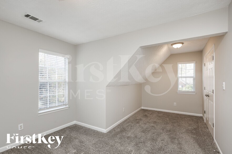 Building Photo - 4673 Devencrest Ln