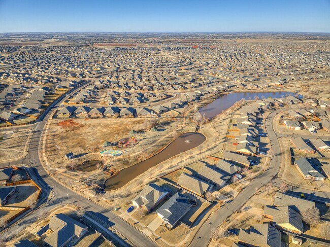 Building Photo - Updated home in Edmond + 3 bed + 2 bath