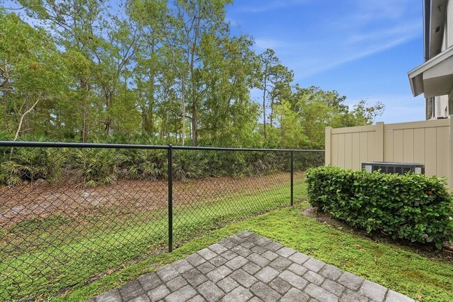 Building Photo - 3905 SE Mentmore Ln