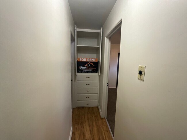 Building Photo - 484 38th St