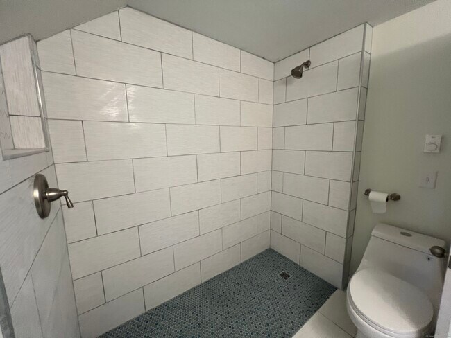 Building Photo - 46 Morgan St