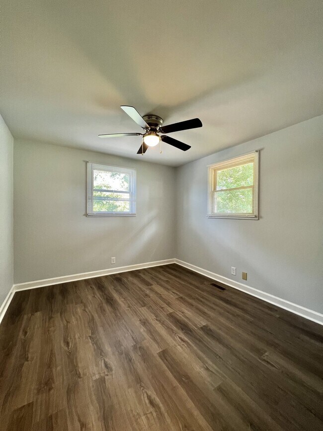 Building Photo - 206 Orleans Dr