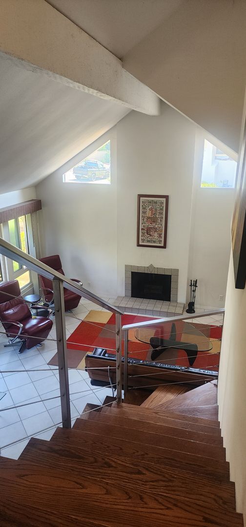 Building Photo - Modern & Fully Furnished Townhouse with Mountain Views – Santa Barbara