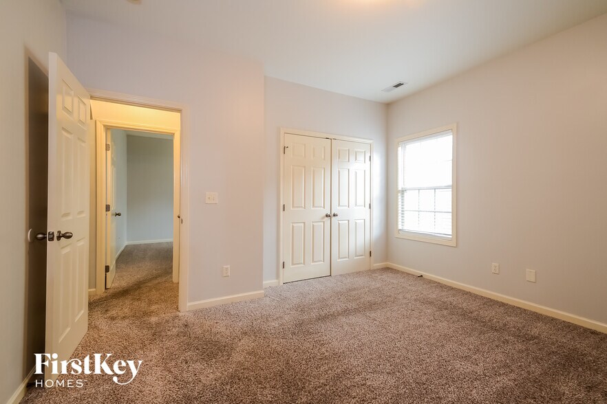 Building Photo - 105 Sunflower Pl