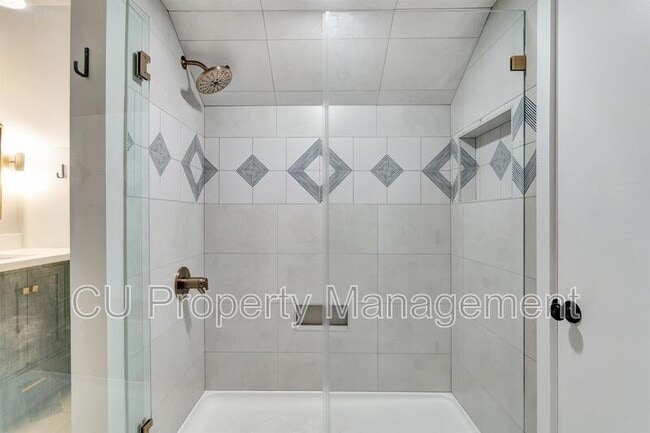 Building Photo - 202 W Indiana Ave