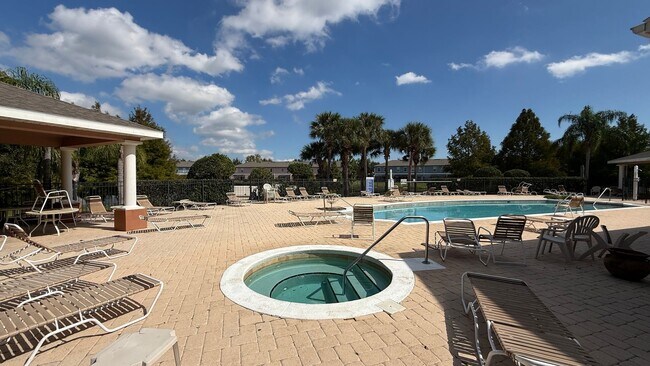 Building Photo - Spacious 4-Bed, 3-Bath End Unit Townhome w...