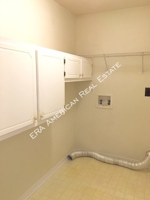 Building Photo - 231 Sea Hero Ln N