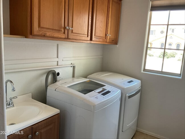 Building Photo - 14335 W Country Gables Dr