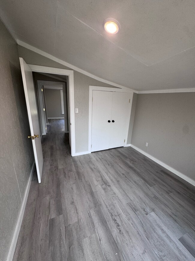 Building Photo - 212 N Hospital St