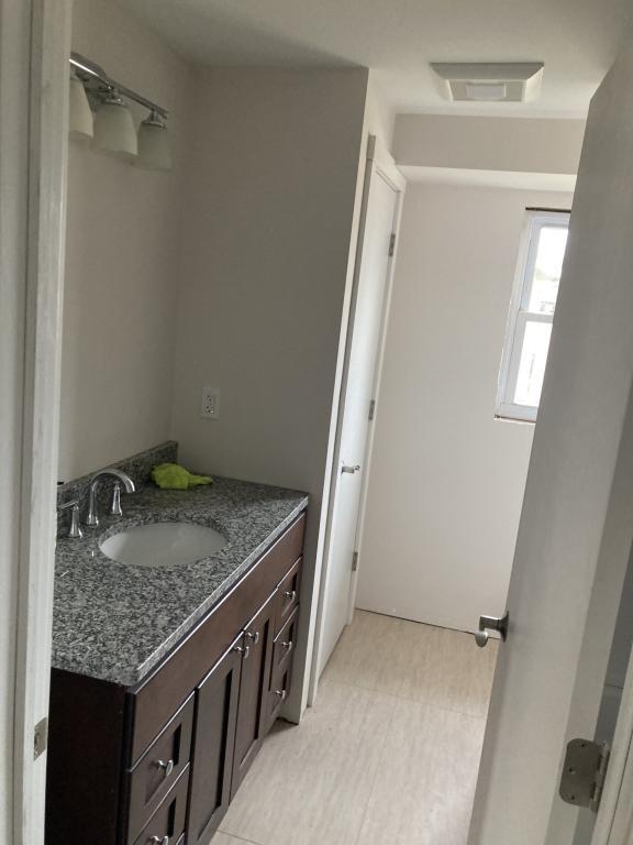 Building Photo - 17334 N Main St