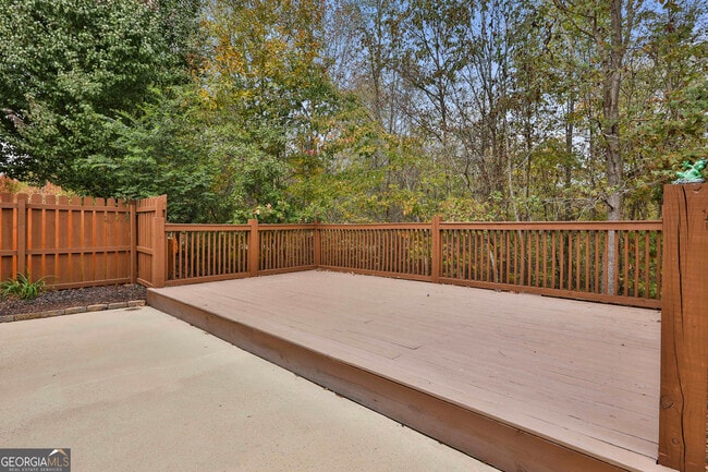 Building Photo - 227 Village Park Dr