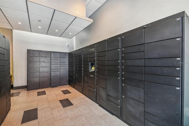 Building Photo - 1120 E Kennedy Blvd