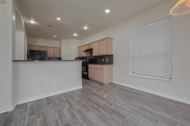 Building Photo - 17215 Stratford Green Dr