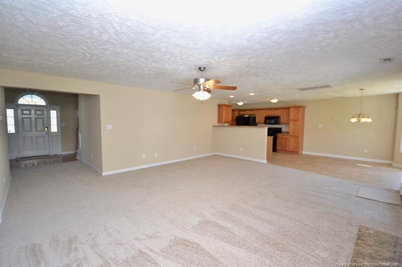 Building Photo - 361 Americana Dr