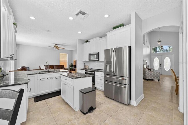 Building Photo - 1400 Holly Glen Run