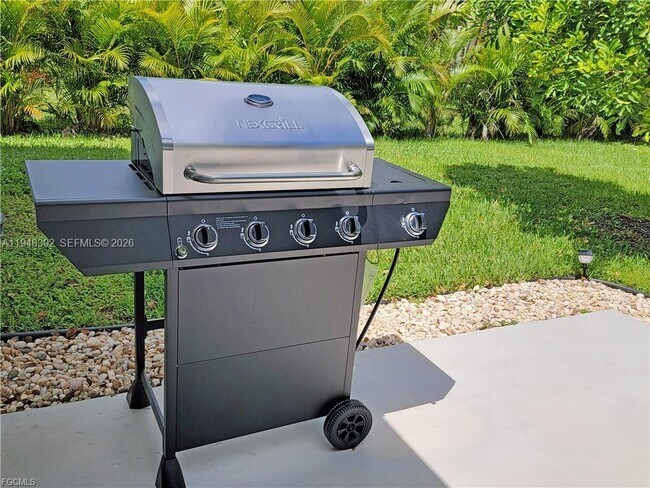 Building Photo - 237 SW 47th St