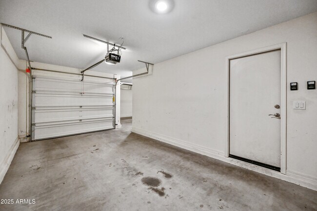 Building Photo - 8047 W Albeniz Pl