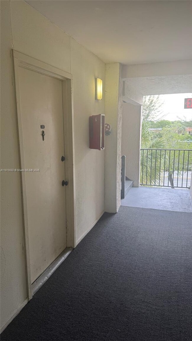 Building Photo - 2701 Riverside Dr