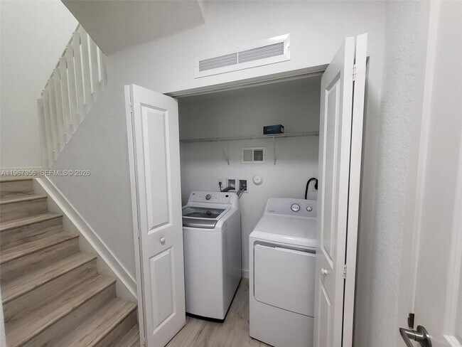 Building Photo - 15520 SW 136th St