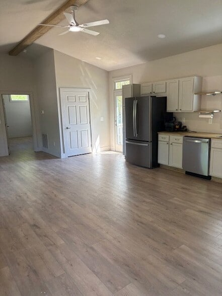 Building Photo - 209 Summit Rd