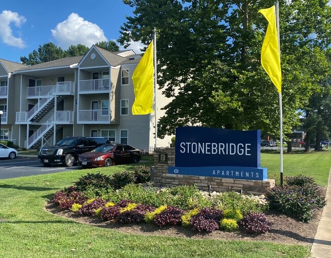 Building Photo - Stonebridge Apartments